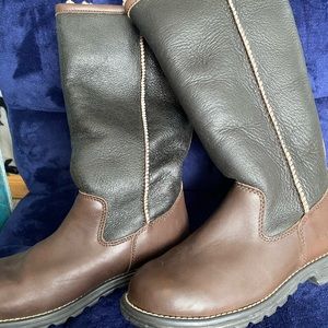 Ugg brown leather boots size 6
